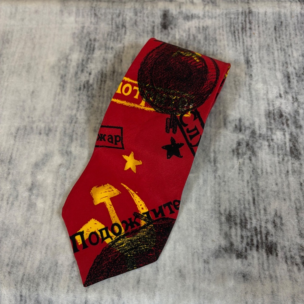Vintage 1991 The Beatles Back In The USSR Red Silk Tie Manhattan Menswear USA
